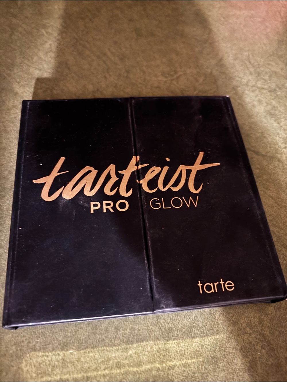 tarte Tarteist PRO Glow Palette in Black and Gold